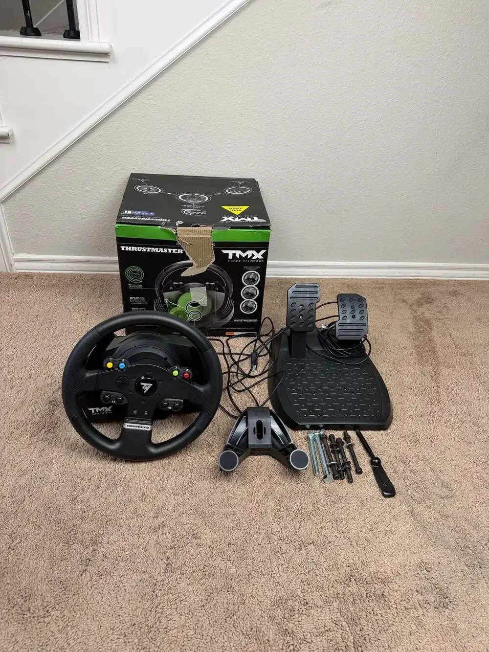 Thrustmaster TMX Force Feedback Racing Wheel and Pedals Xbox One and PC Box